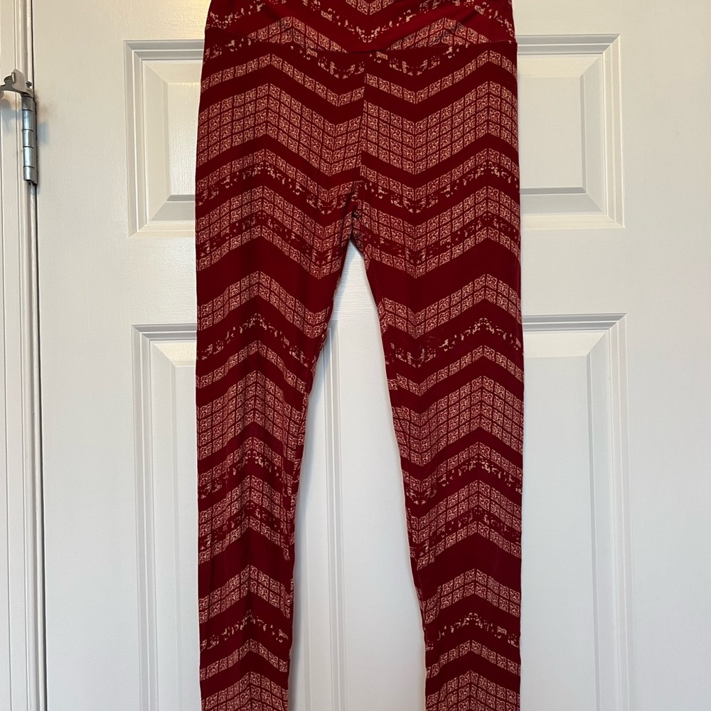 LuLaRoe Burgundy and White Patterned Leggings